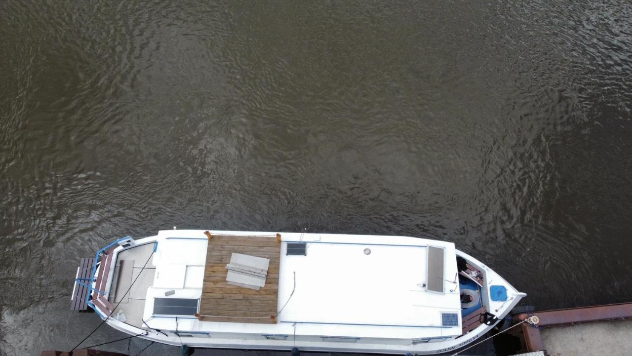 Zouw Hausboat Zakotven -Pouze Ubytovani Roudnice nad Labem Eksteriør billede
