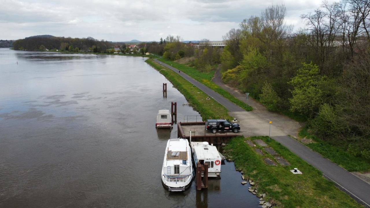 Zouw Hausboat Zakotven -Pouze Ubytovani Roudnice nad Labem Eksteriør billede